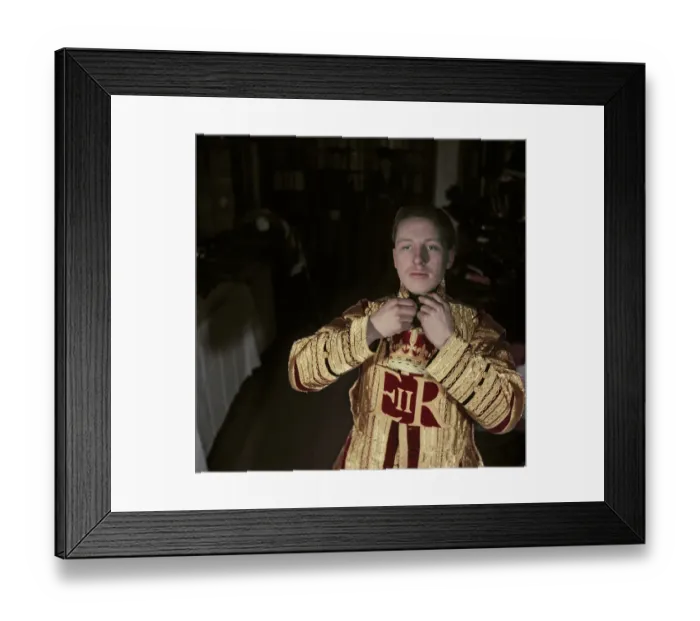 Framed Print : Coronation Trumpeter Framed Print : Coronation Trumpeter