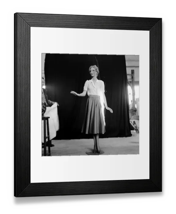 Framed Print : Fire Test. 31st January 1953: A controlled test reveals the frighteningly Framed Print : Fire Test. 31st January 1953: A controlled test reveals the frighteningly