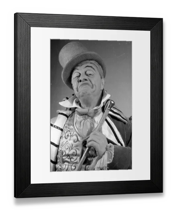 Framed Print : Down In The Mouth