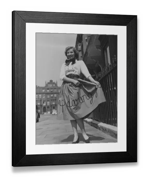 Framed Print : Lorna's Skirt Framed Print : Lorna's Skirt