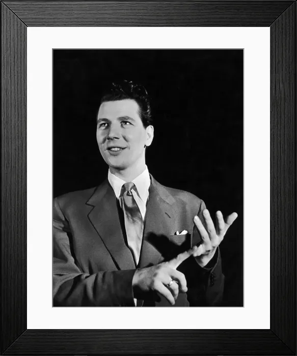 Framed Print : Max Bygraves Framed Print : Max Bygraves