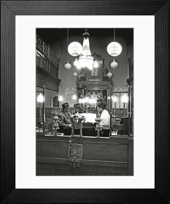 Framed Print : Whitechapel Synagogue Framed Print : Whitechapel Synagogue
