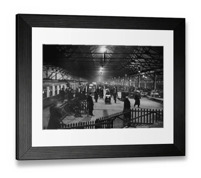 Framed Print : Southampton Station