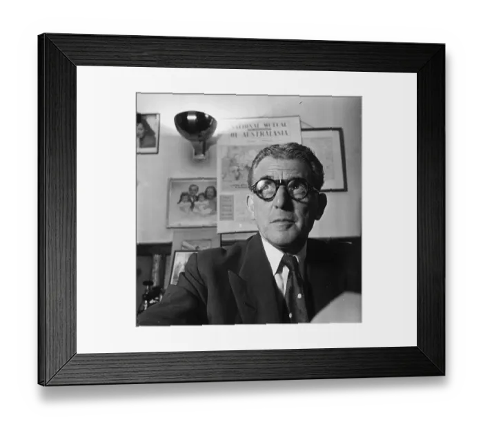 Framed Print : Vivian Van Damm