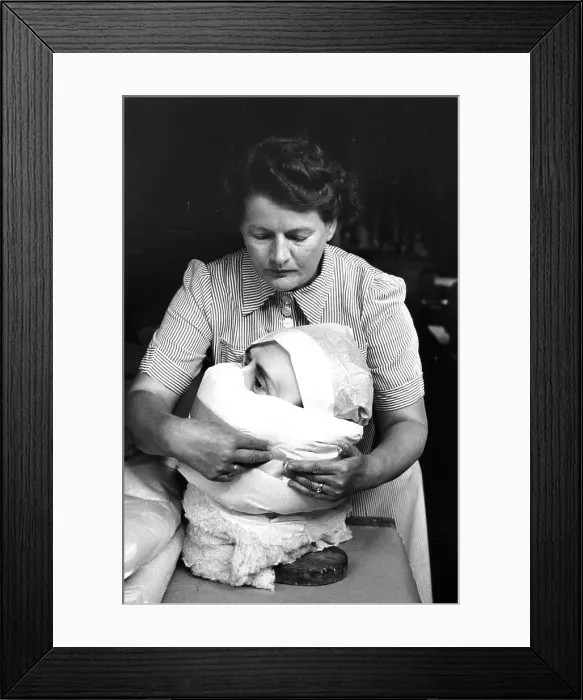 Framed Print : Wrapping Wax Head Framed Print : Wrapping Wax Head