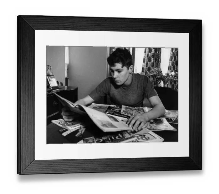 Framed Print : Boys Club. 25th February 1950: One of Britain's promising young boxers is Les Morgan Framed Print : Boys Club. 25th February 1950: One of Britain's promising young boxers is Les Morgan