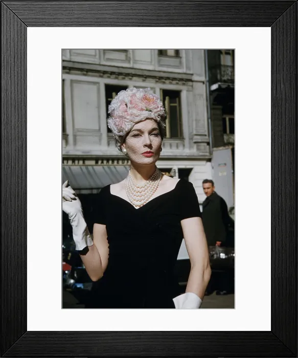 Framed Print : Paris Elegance Framed Print : Paris Elegance