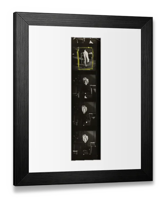 Framed Print : Marilyn Monroe In London Framed Print : Marilyn Monroe In London