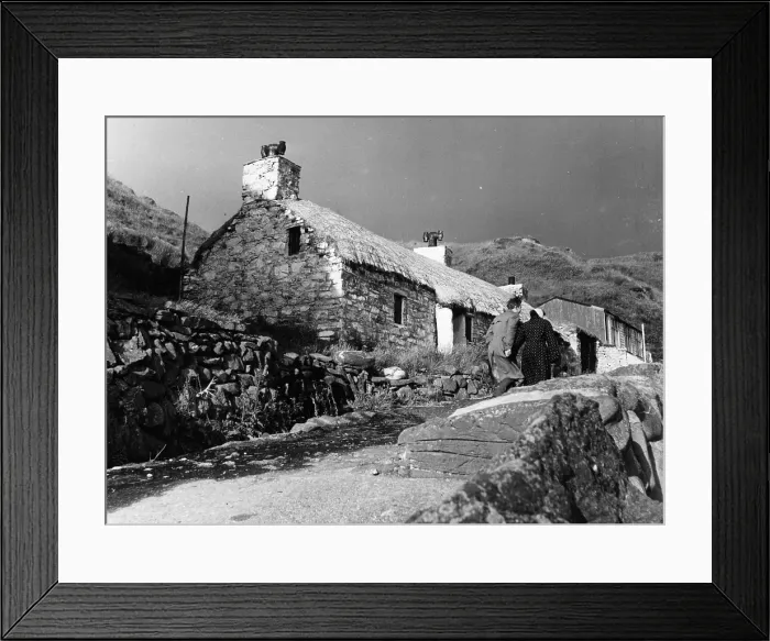 Framed Print : Stone Cottage
