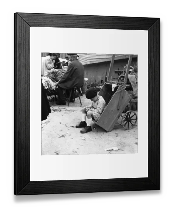 Framed Print : Je Suis Un Tot Framed Print : Je Suis Un Tot