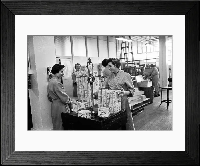 Framed Print : Tobacco Packers Framed Print : Tobacco Packers