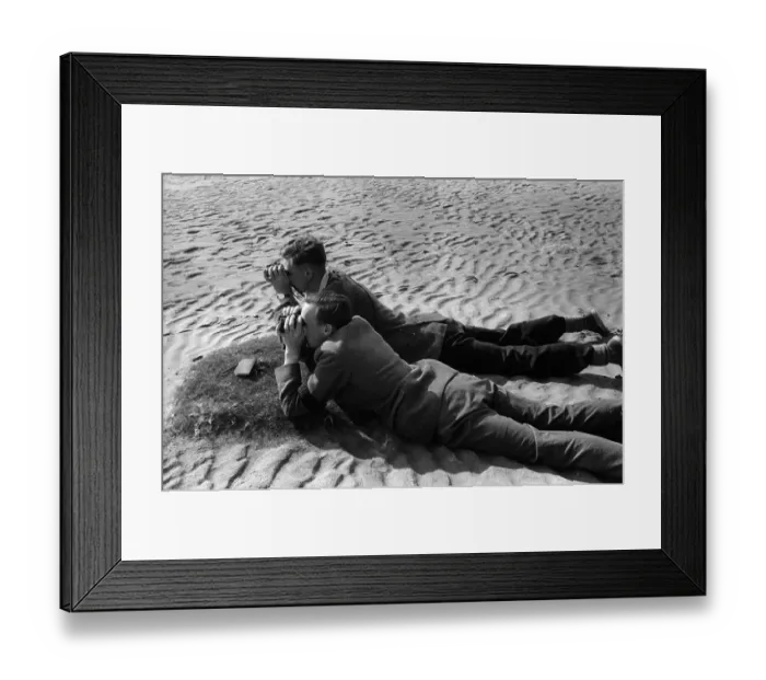 Framed Print : Twitchers. 30th July 1955: Frank Hamilton and Keith MacGregor