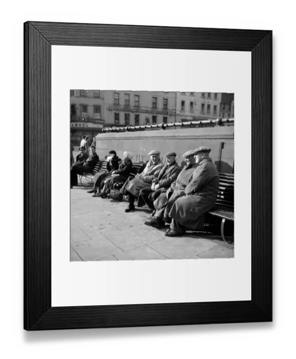Framed Print : Old Folk. 25th June 1955: A group of old people sitting on benches in Dundee city square Framed Print : Old Folk. 25th June 1955: A group of old people sitting on benches in Dundee city square