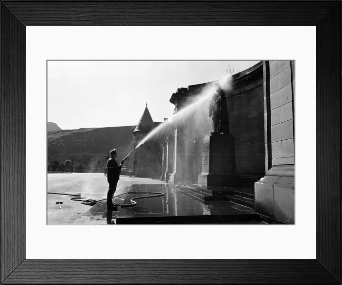 Framed Print : Holyrood Statue Framed Print : Holyrood Statue