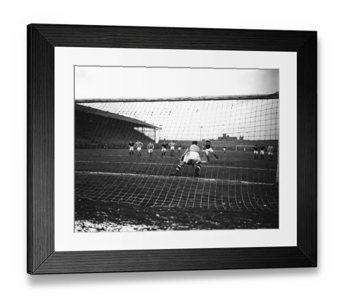 Framed Print : Scottish Defender Framed Print : Scottish Defender