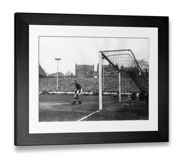 Framed Print : United Goalkeeper Framed Print : United Goalkeeper
