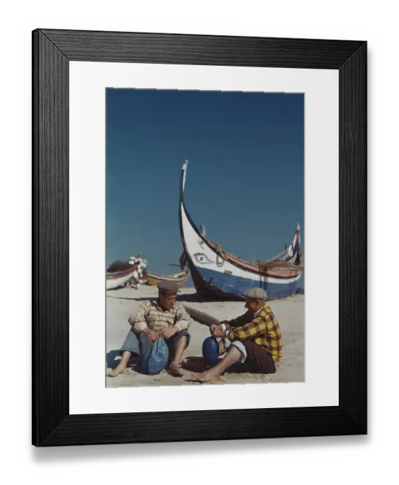 Framed Print : Nazaré Fishermen Framed Print : Nazaré Fishermen