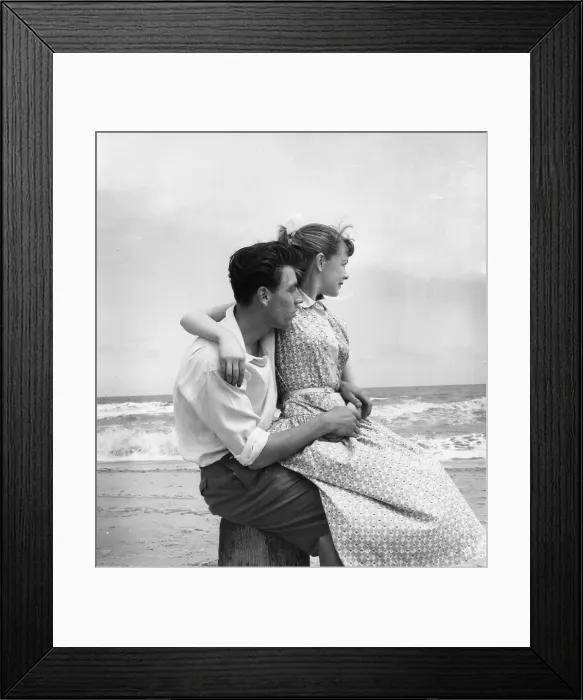 Framed Print : Young Couple Framed Print : Young Couple