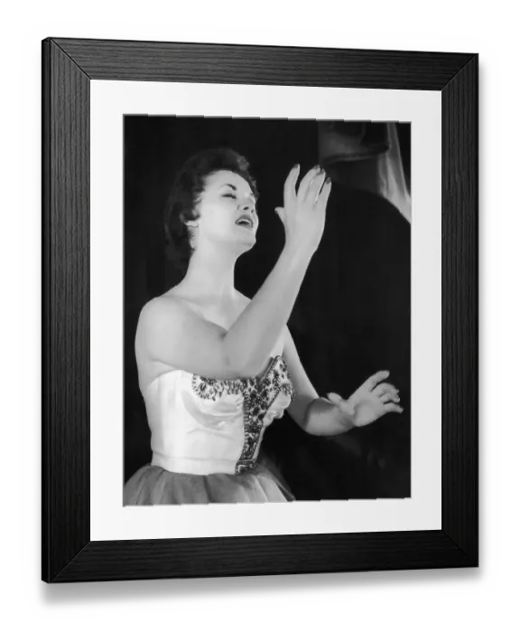 Framed Print : Lita Roza. 18th September 1954: Singer Lita Roza Framed Print : Lita Roza. 18th September 1954: Singer Lita Roza