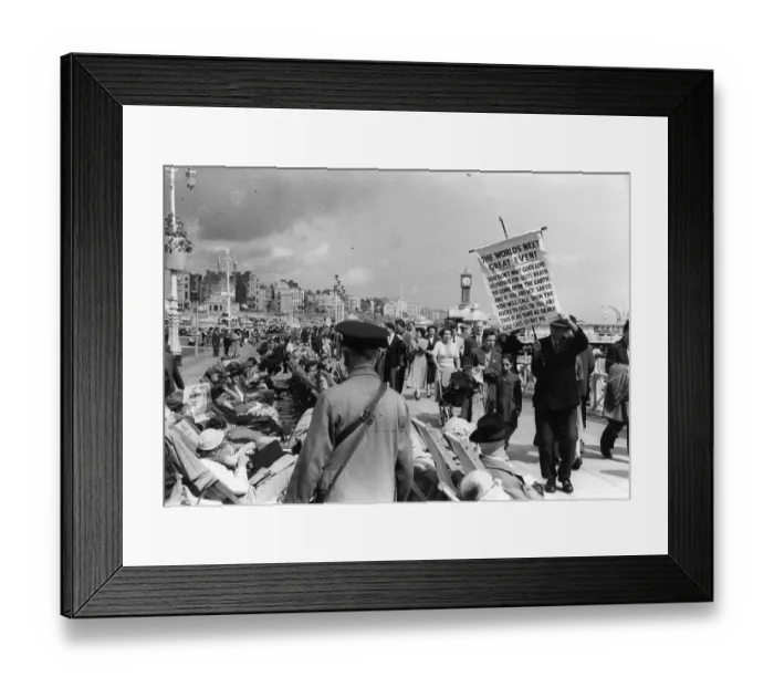 Framed Print : Holiday Makers Framed Print : Holiday Makers