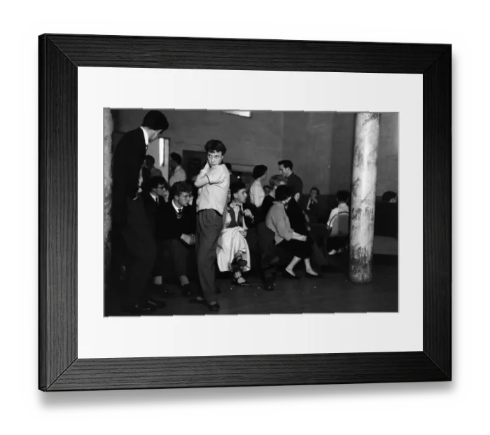 Framed Print : Jazz Club. 10th July 1954: Revellers get ready to rip it up inside a jazz club Framed Print : Jazz Club. 10th July 1954: Revellers get ready to rip it up inside a jazz club