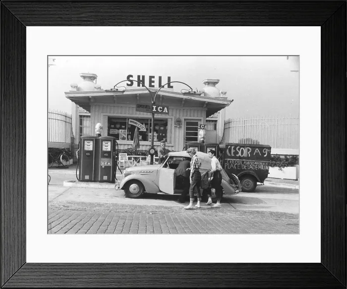 Framed Print : Shell Station Framed Print : Shell Station