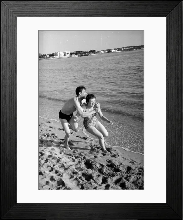 Framed Print : Honeymoon Beach Framed Print : Honeymoon Beach