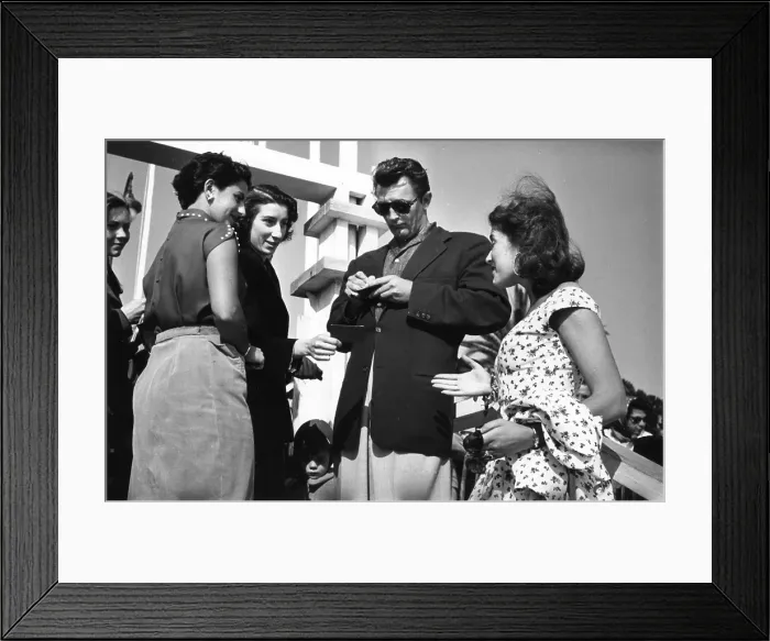 Framed Print : Robert Mitchum Framed Print : Robert Mitchum