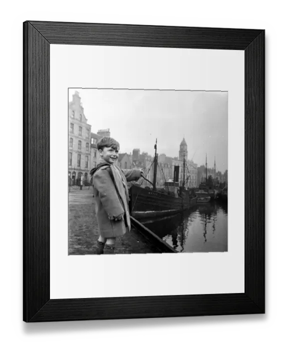 Framed Print : Dock Star. 30th January 1954: Scottish child actor Vincent Winter Framed Print : Dock Star. 30th January 1954: Scottish child actor Vincent Winter