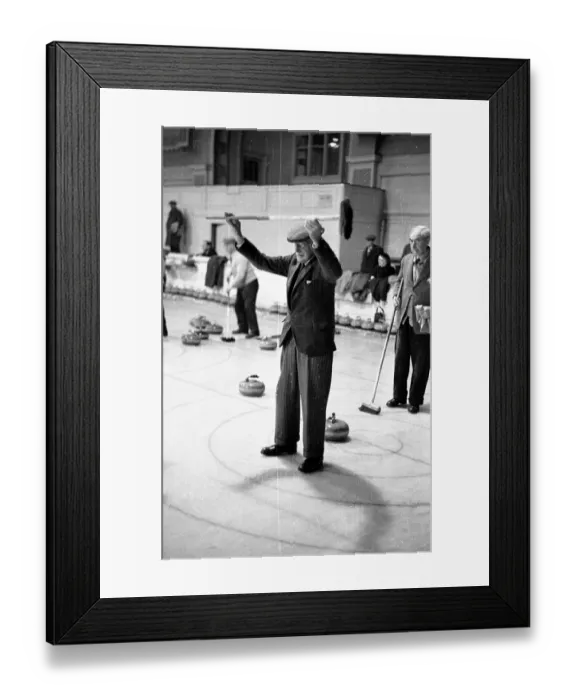 Framed Print : Curling Bogle Framed Print : Curling Bogle