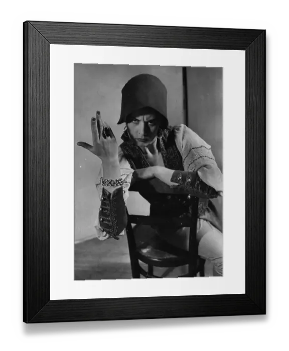 Framed Print : Eunice Gayson Framed Print : Eunice Gayson