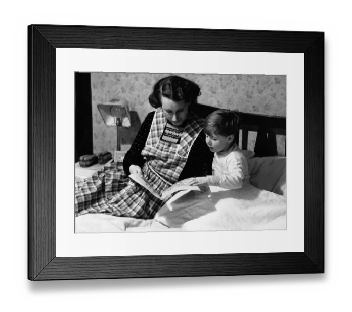 Framed Print : Bedtime. 30th January 1954: Scotland's youngest film star Vincent Winter is ready for bed Framed Print : Bedtime. 30th January 1954: Scotland's youngest film star Vincent Winter is ready for bed