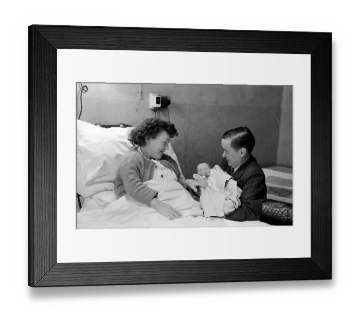 Framed Print : New Baby. 31st October 1953: Jackie Hall, who is 4 ft 2 inches tall Framed Print : New Baby. 31st October 1953: Jackie Hall, who is 4 ft 2 inches tall