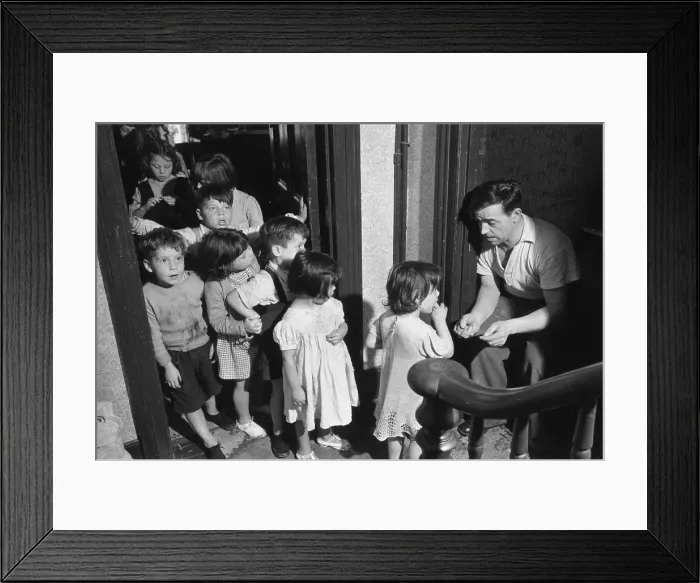 Framed Print : Grand Dad. 17th October 1953: Charlie Hudson with some of the 15 children Framed Print : Grand Dad. 17th October 1953: Charlie Hudson with some of the 15 children