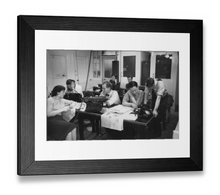 Framed Print : Daily Mirror Office Framed Print : Daily Mirror Office