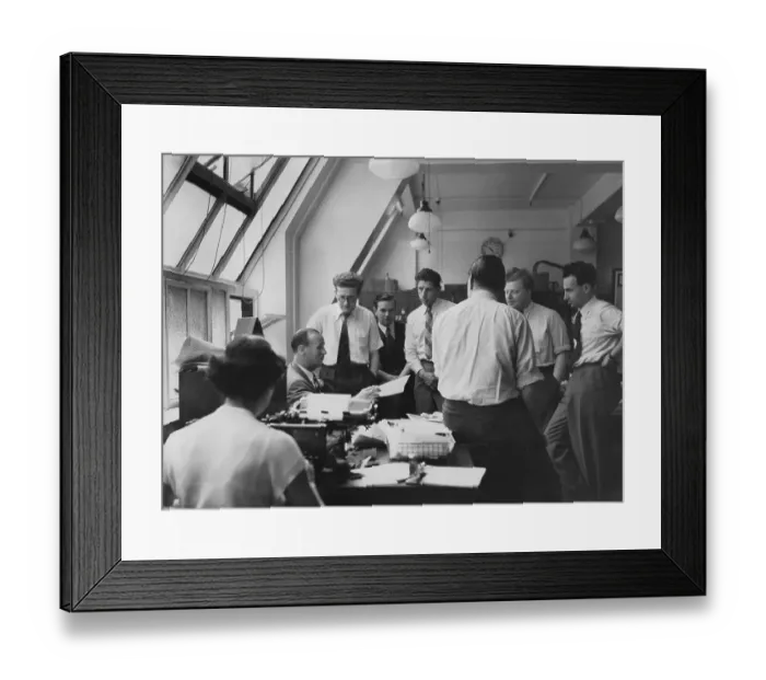Framed Print : Daily Mirror Office Framed Print : Daily Mirror Office