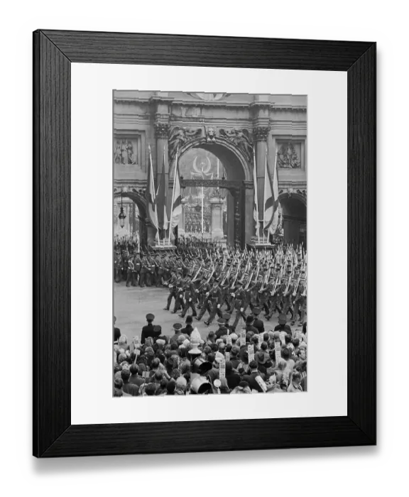 Framed Print : Coronation Procession At Marble Arch Framed Print : Coronation Procession At Marble Arch