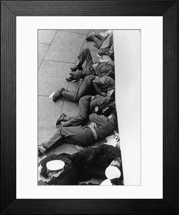 Framed Print : Coronation Crowds Framed Print : Coronation Crowds