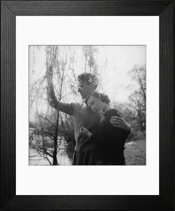 Framed Print : In Love. 23rd May 1953: A young couple in love Framed Print : In Love. 23rd May 1953: A young couple in love