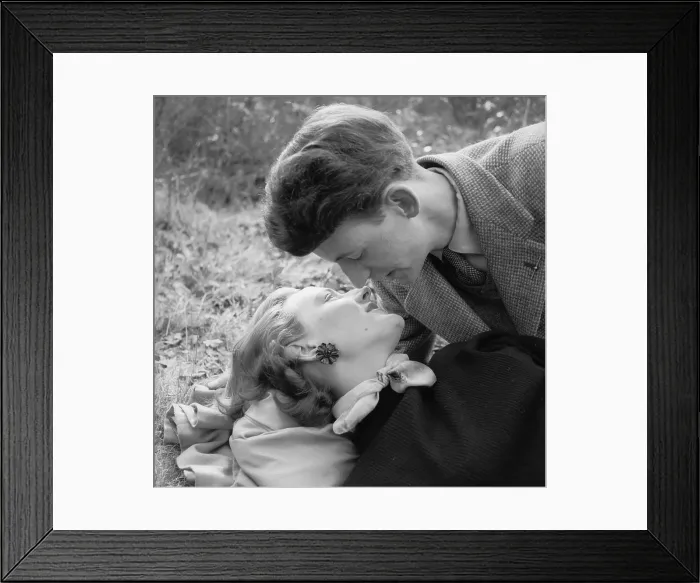 Framed Print : In Love. 23rd May 1953: A young couple in love Framed Print : In Love. 23rd May 1953: A young couple in love
