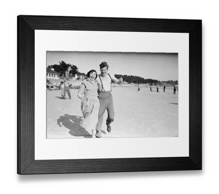 Framed Print : Honeymoon Race Framed Print : Honeymoon Race