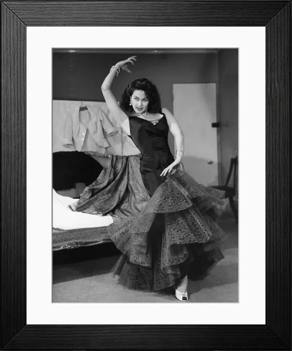 Framed Print : Yvonne De Carlo Framed Print : Yvonne De Carlo
