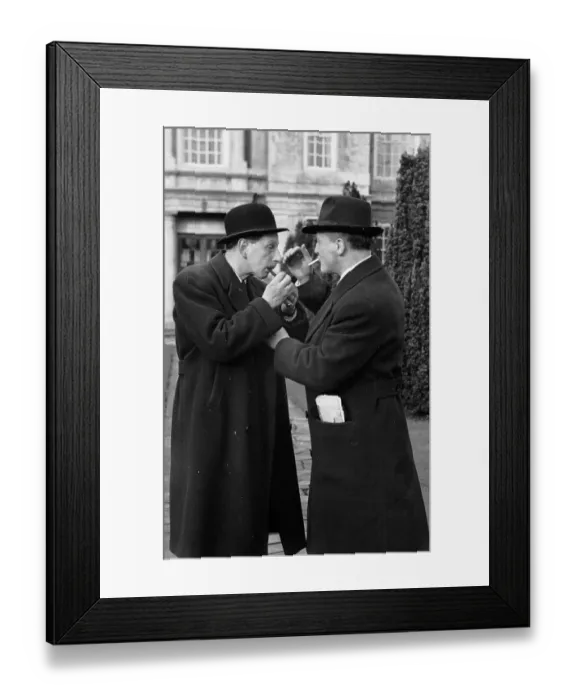 Framed Print : Dipping. 28th February 1953: Actor Geoffrey Sumner learning the pickpocket's art Framed Print : Dipping. 28th February 1953: Actor Geoffrey Sumner learning the pickpocket's art