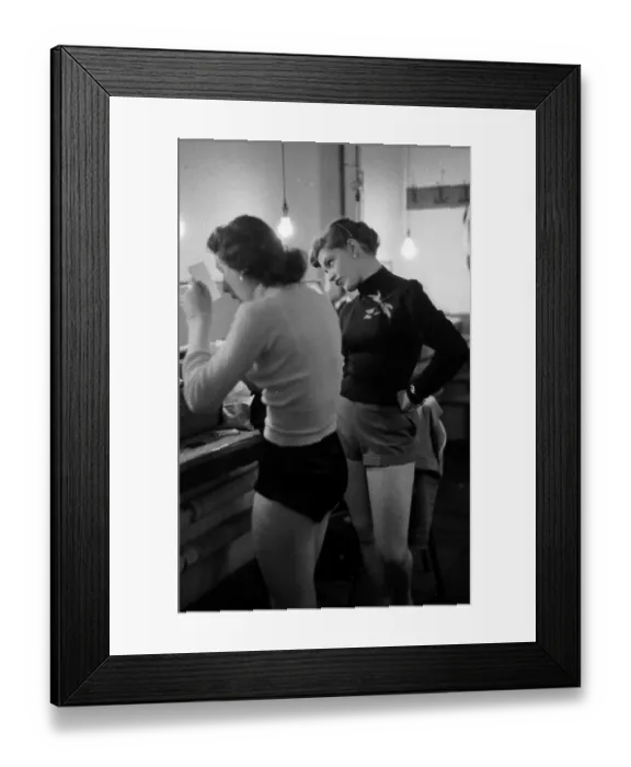 Framed Print : Make Up Tip