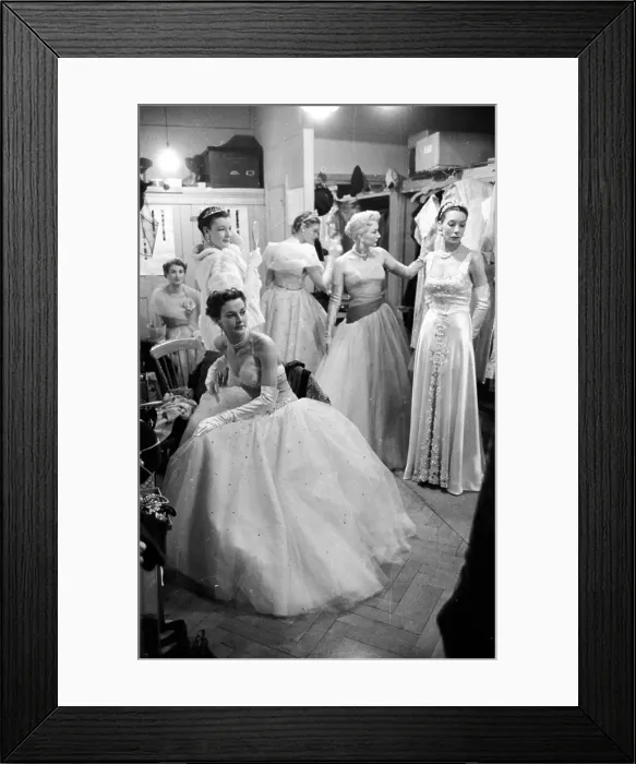 Framed Print : Models In Hartnell Framed Print : Models In Hartnell