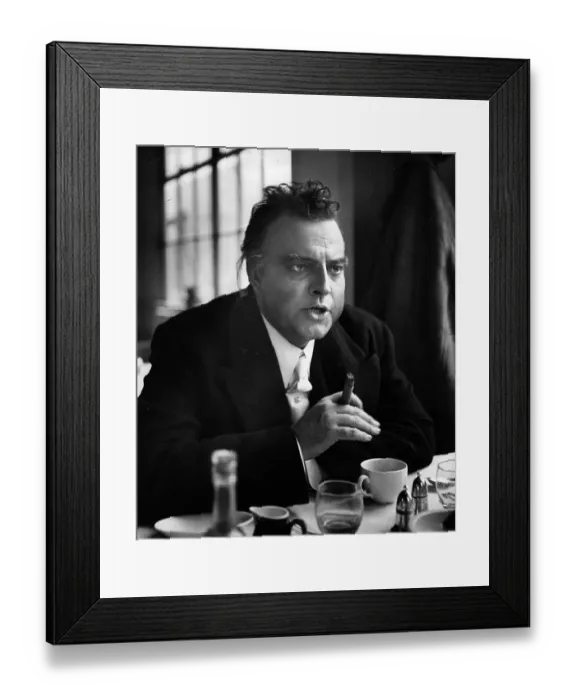 Framed Print : Orson Welles Framed Print : Orson Welles