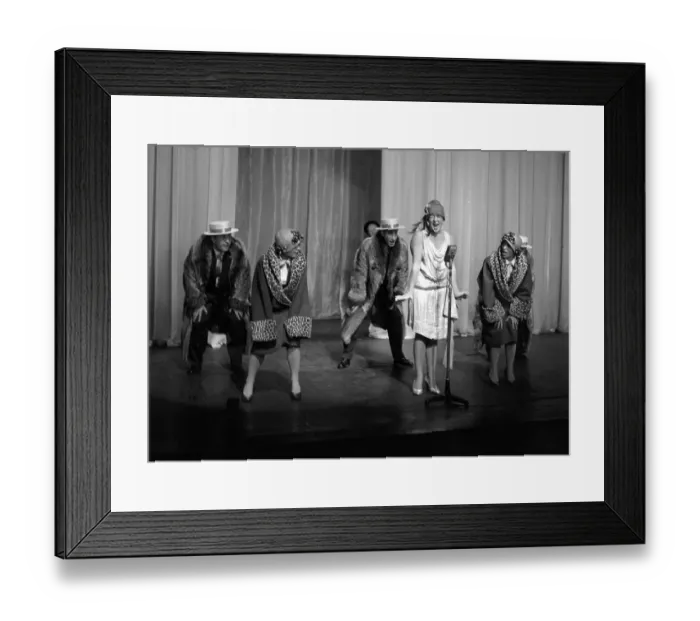 Framed Print : Hutton On Stage Framed Print : Hutton On Stage