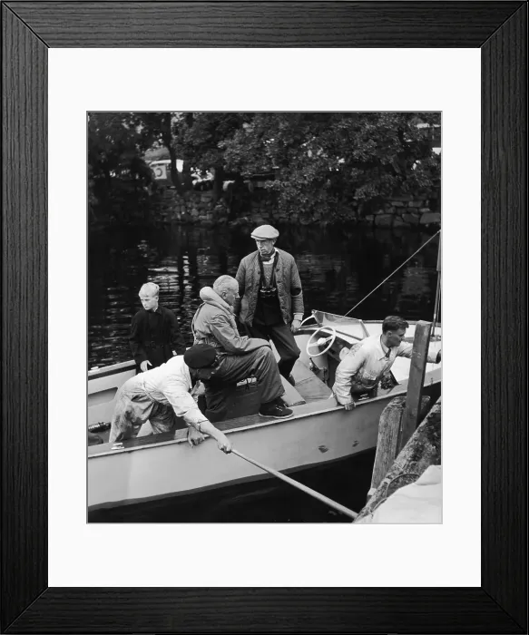 Framed Print : Cobb Returns From Survey Framed Print : Cobb Returns From Survey