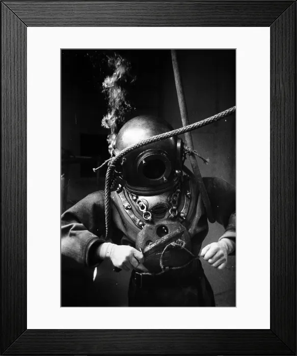 Framed Print : Underwater Diver Framed Print : Underwater Diver