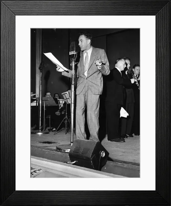 Framed Print : Frankie Howerd Framed Print : Frankie Howerd